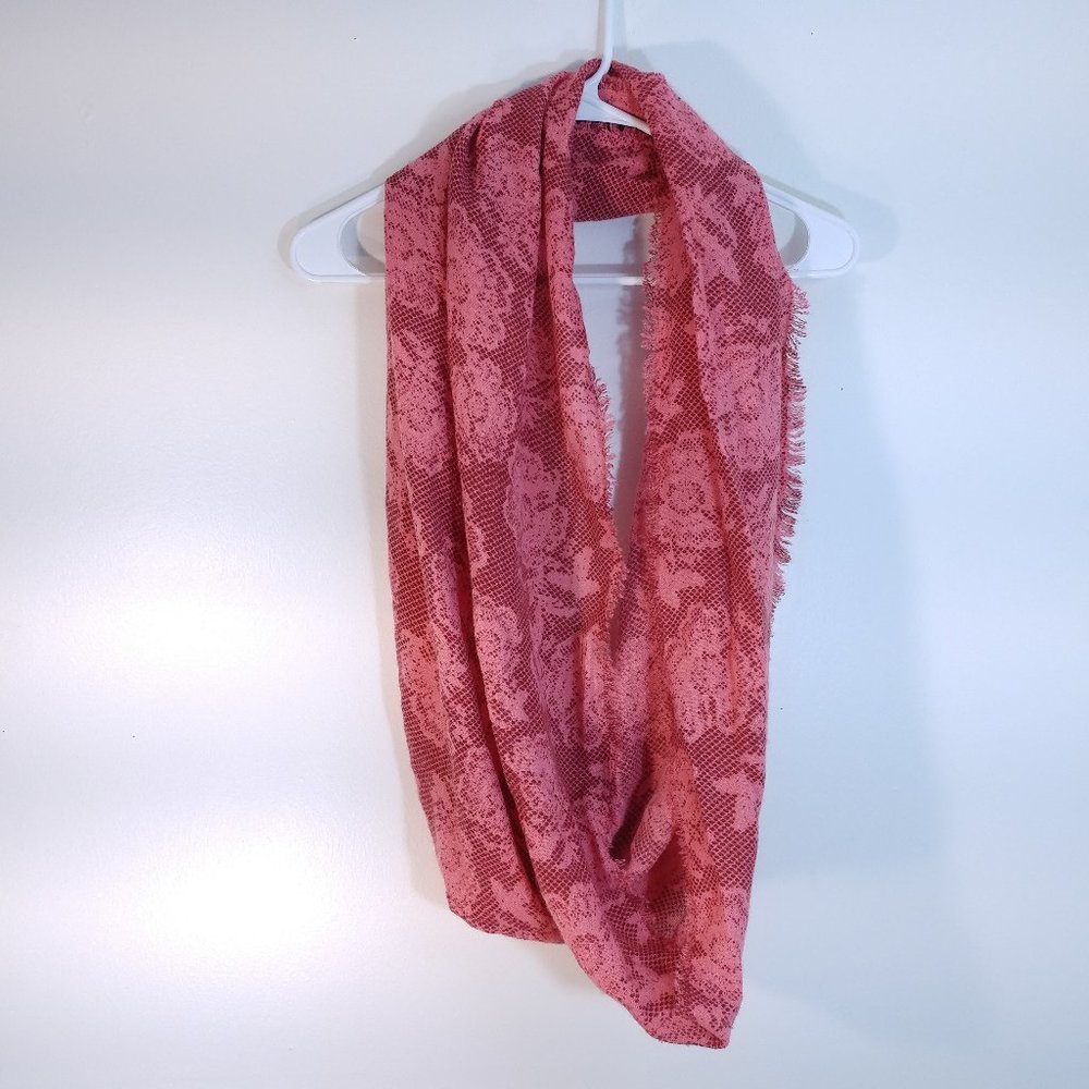 American Eagle 100% Acrylic Pink Infinity Scarf